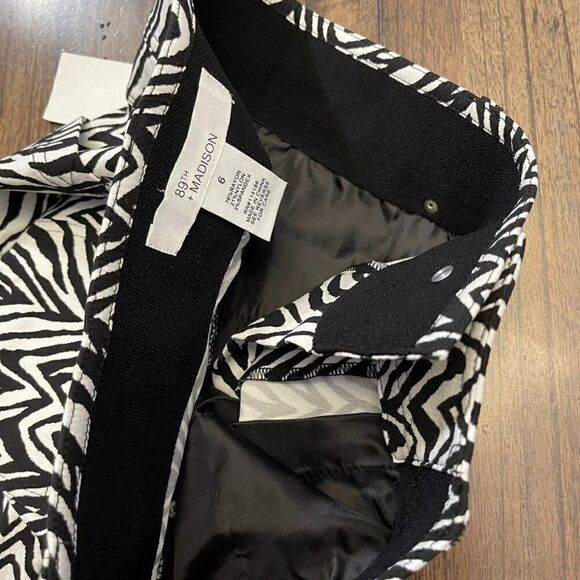 89th + Madison | Zebra Stretch Shorts - Picture 3 of 10